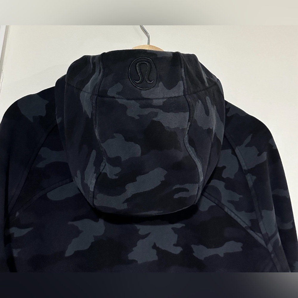 Lululemon Scuba Hoodie Light Cotton Camo Fleece Size 14 - Picture 8 of 9